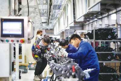 牢记嘱托 续写惊奇——“鹿”鸣“寨”美 幸福宜居 汽车及汽车配件产业发展报告